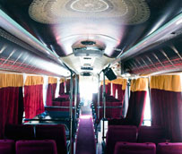 Teatro Bus lanza A Todo Rock, el primer musical a bordo de un autobús equipado como teatro ‘sobre ruedas’