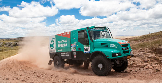 &nbsp;Iveco, en el podio en la Etapa 3 del Dakar 2015, con Gerard De Rooy tercero