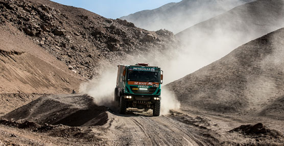 El Iveco Powerstar del holandés Gerard de Rooy (501) terminó en segundo la octava etapa.