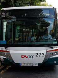 Autobús de la empresa TCC.