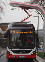 Volvo Buses y Siemens ya han entregado a Hamburgo tres autobuses híbridos eléctricos Volvo y cuatro estaciones de carga.