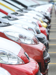 Las ventas de coches moderan su crecimiento en la primera quincena, según Ganvam