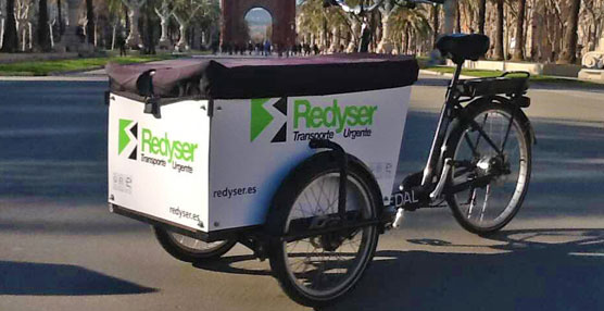 Redyser aumenta su flota de bicicletas con la distribución de paquetes en el centro de Barcelona