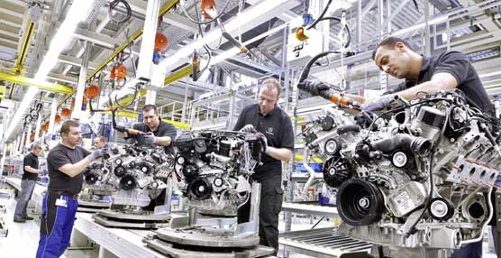 Trabajadores de la planta de Mercedes-Benz de Stuttgart