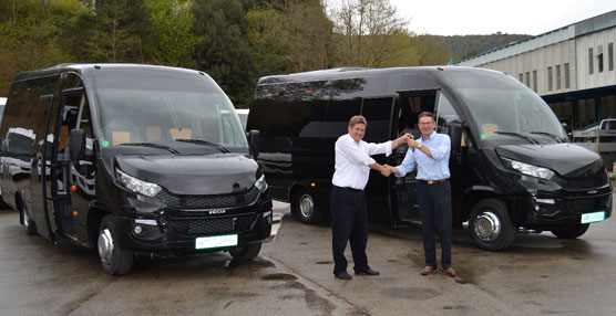 Indcar entrega&nbsp; dos unidades del modelo Wing a la empresa holandesa Doelen Coach Services