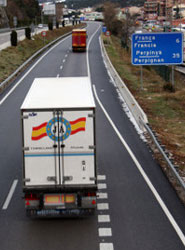 El Gobierno francés aclara la prohibición de realizar el descanso semanal a bordo de los camiones
