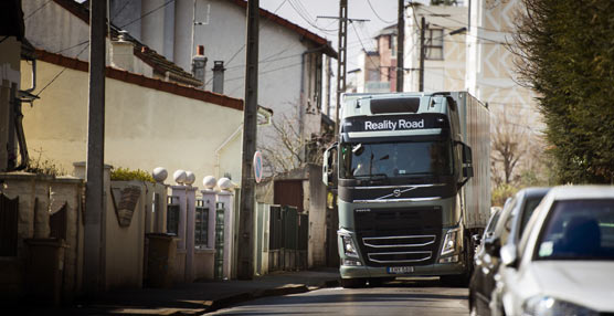 Volvo Trucks presenta el servicio de posicionamiento Positioning+ para tiempos esenciales y mercancías de valor