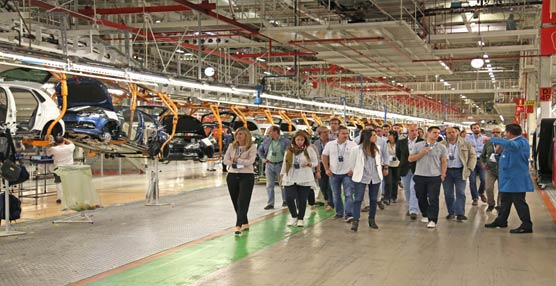 Volkswagen reune en Navarra a sus principales clientes de flotas y renting, visitaron la fábrica de la marca