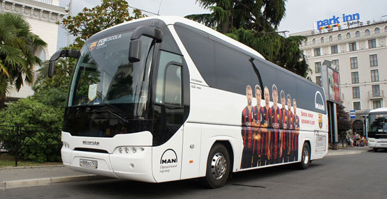 MAN ha facilitado dos autocares NEOPLAN Tourliner para los desplazamientos de los jóvenes.