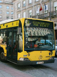 Autobús en las calles de Ourense.