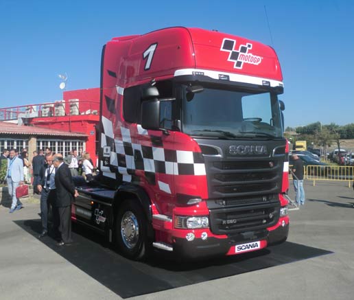 Scania conmemora su primer a&ntilde;o de presencia en el mundial de MotoGP con una edici&oacute;n limitada