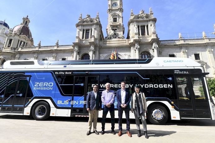 EMT Valencia prueba por primera vez un bus urbano de hidrógeno
