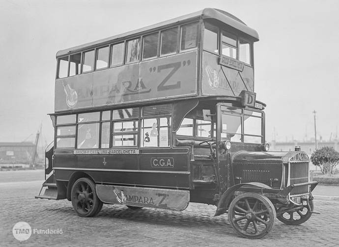 La Fundación TMB recupera el autobús histórico Tilling Stevens