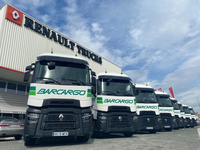 Barcargo renueva su flota con 18 unidades Renault Trucks T