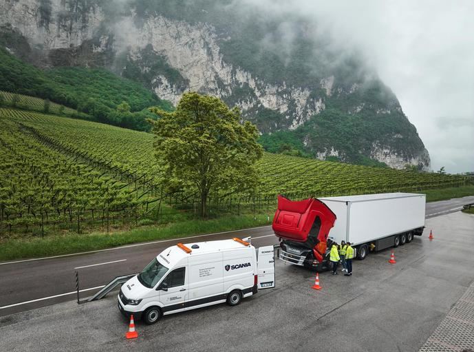 Scania está de celebración: 25 años de su servicio de asistencia telefónica