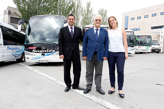 Ramon Sagalés, Consejero Delegado de Sagalés; Francesc Sagalés, Presidente de Sagalés; y Anna Sagalés, Consejera Delegada de Sagalés, tras el acto oficial de presentación del servicio.