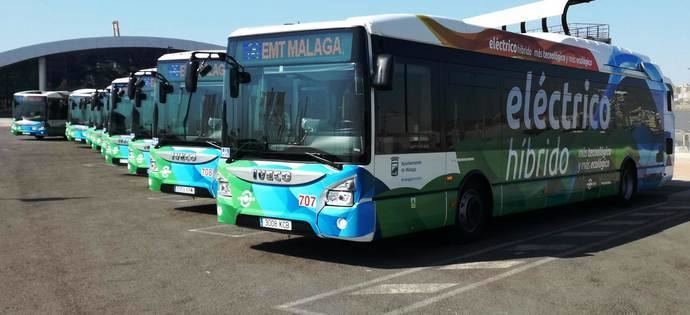 Málaga promociona la lectura a bordo de su flota