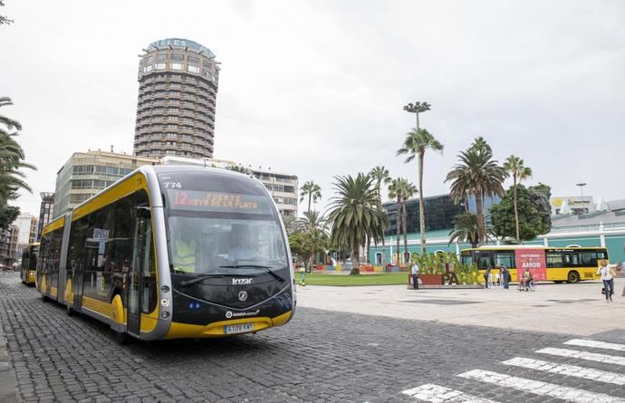 Guaguas Municipales activa el horario de invierno a la par que el curso escolar