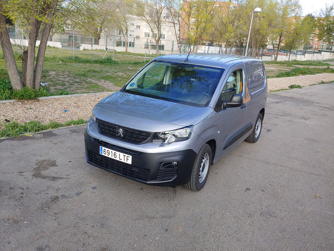 Peugeot e-Partner: eléctrico, polivalente y profesional