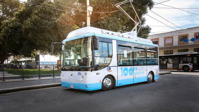 TMB sigue son sus pruebas: ahora, el minibús eléctrico Rampini E60