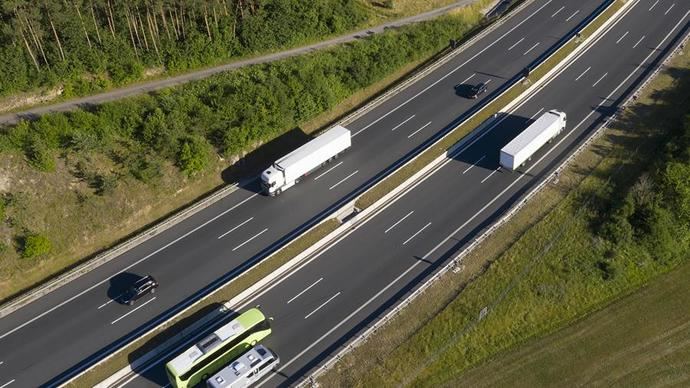 Las 44 toneladas y los camiones de 25,25 metros, para toda la UE