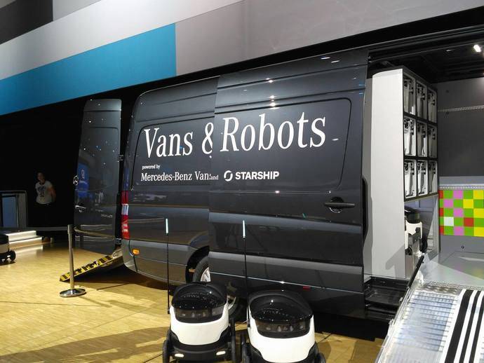 Mercedes-Benz Vans invierte en Starship Technologies y sus robots de entrega