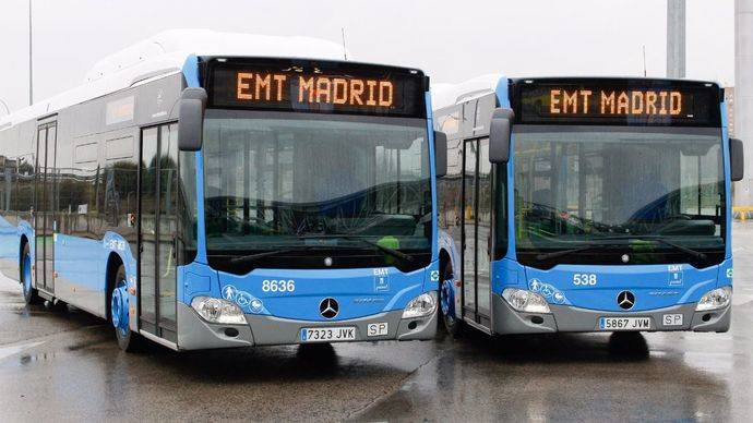 Un par de autobuses de la EMT de Madrid.