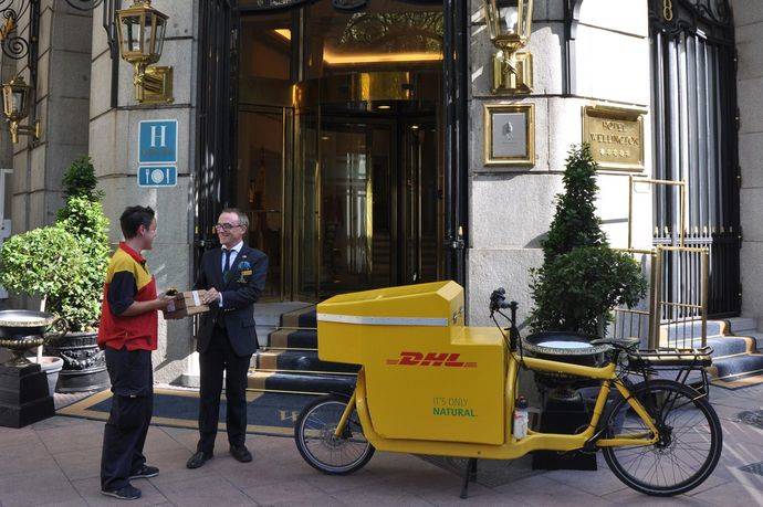 DHL inicia un servicio de entregas ecológicas en Madrid