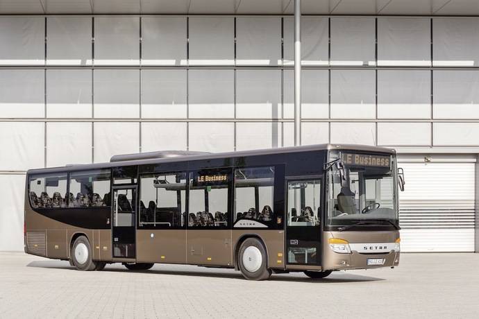 Entregas de autobuses SETRA autobuses de piso bajo a una empresa Checa