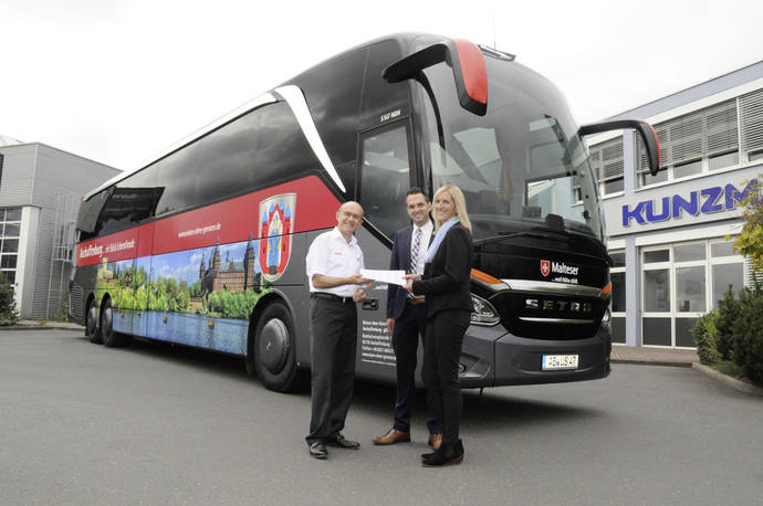 Daimler Buses firma su contrato 1000 de servicio Omniplus para un autocar Euro VI