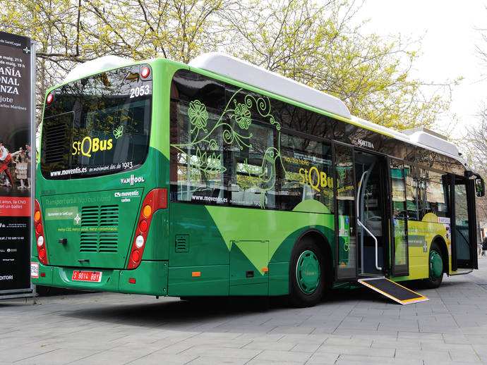 Sant Cugat adquiere un 100% eléctrico, dos híbridos y uno de baja emisión