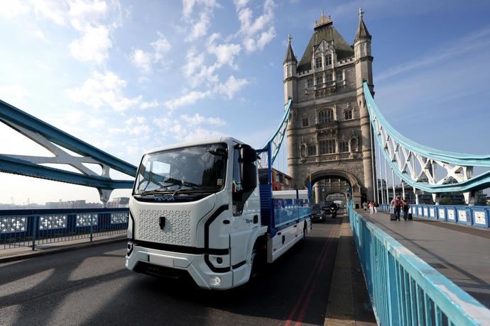 Tevva pone en las calles de Londres sus primeros camiones eléctricos