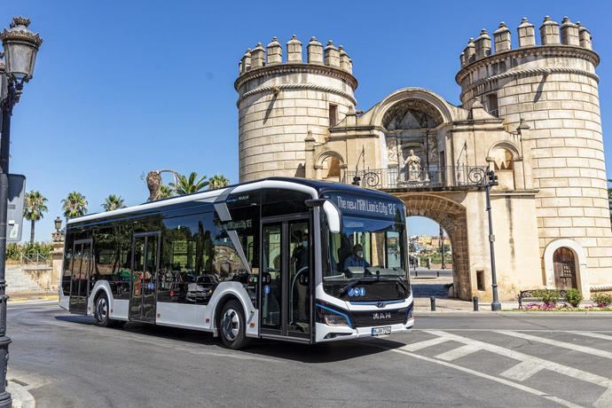 Tubasa elige a MAN y Karsan para ocho nuevos autobuses eléctricos