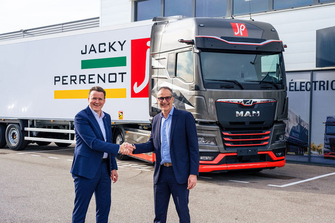 El Grupo Jacky Perrenot recibe el primer eléctrico MAN de su flota