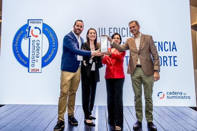 WoMAN recibe el Premio 10 a la Excelencia en Transporte