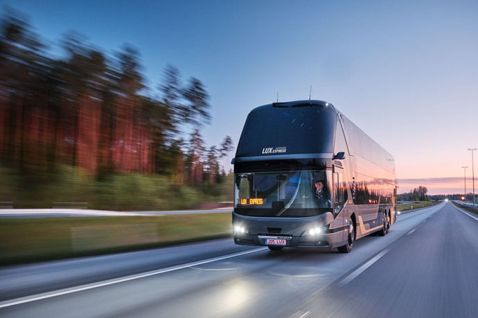 MAN Bus entrega nueve Neoplan Skyliner a la empresa Lux Express