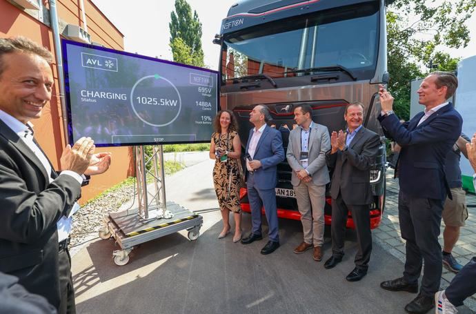 Un camión de MAN carga a más de 1000 kW de potencia en Alemania