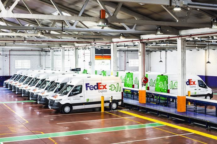 FedEx recibe sus primeros vehículos eléctricos para su flota en España