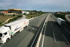 La Generalitat de Cataluña sustituye la prohibición de circulación de los camiones por la AP-7 los fines de semana