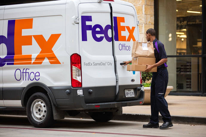La compaía FedEx prevé un volumen récord durante el Cyber Monday