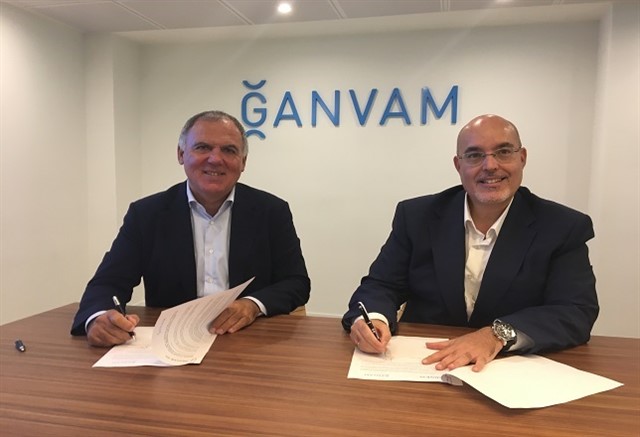 Firma del acuerdo entre Ganvam y Aedive.