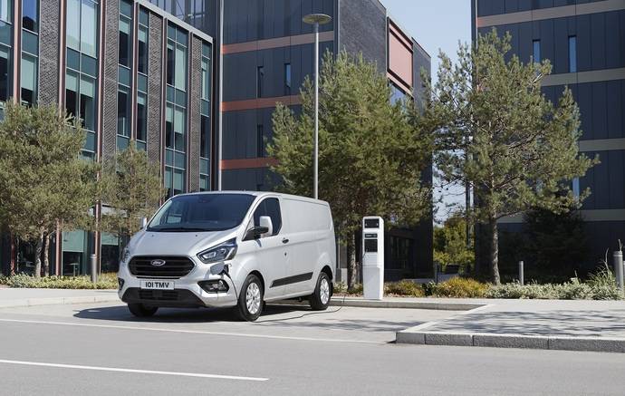 Una furgoneta de Ford en las calles de Londres.