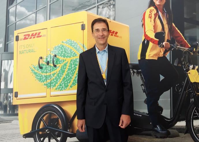 Borrás (DHL): 'Quien no esté concienciado, no tendrá negocio'