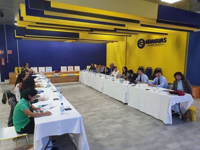 Guaguas Municipales celebra unas jornadas de movilidad junto a delegación china