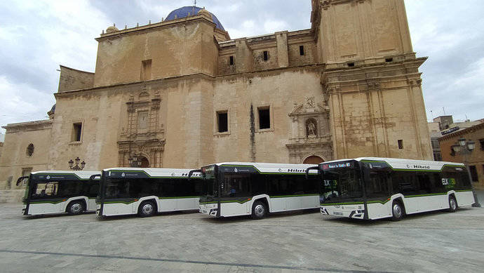 Elche continúa renovando su flota con cuatro híbridos