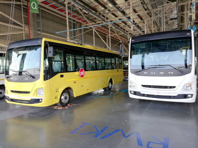 Daimler Buses produce la unidad número 100 de Fuso en India