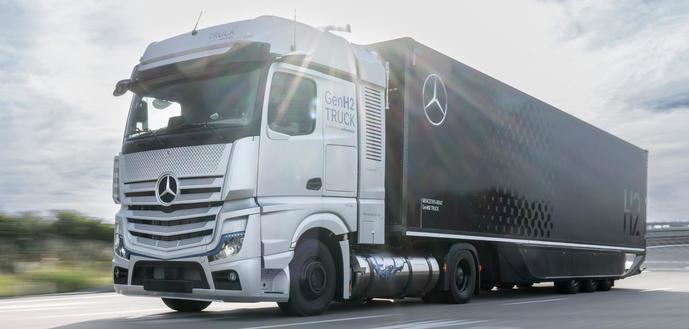 Daimler ultima su primera flota de camiones Mercedes-Benz GenH2