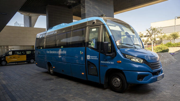 Barcelona renueva la flota de autobuses para el Servicio de Transporte Especial