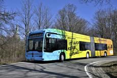 Un autobús eléctrico de Mercedes-Benz educa sobre el cambio climático