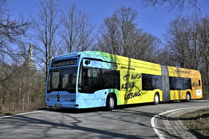 Un autobús eléctrico de Mercedes-Benz educa sobre el cambio climático
